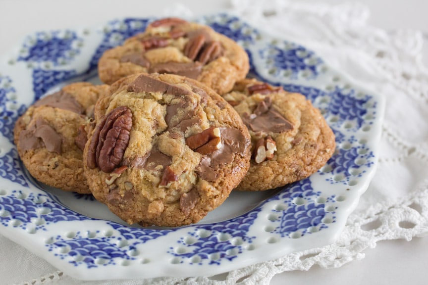 milk chocolate chunk cookies